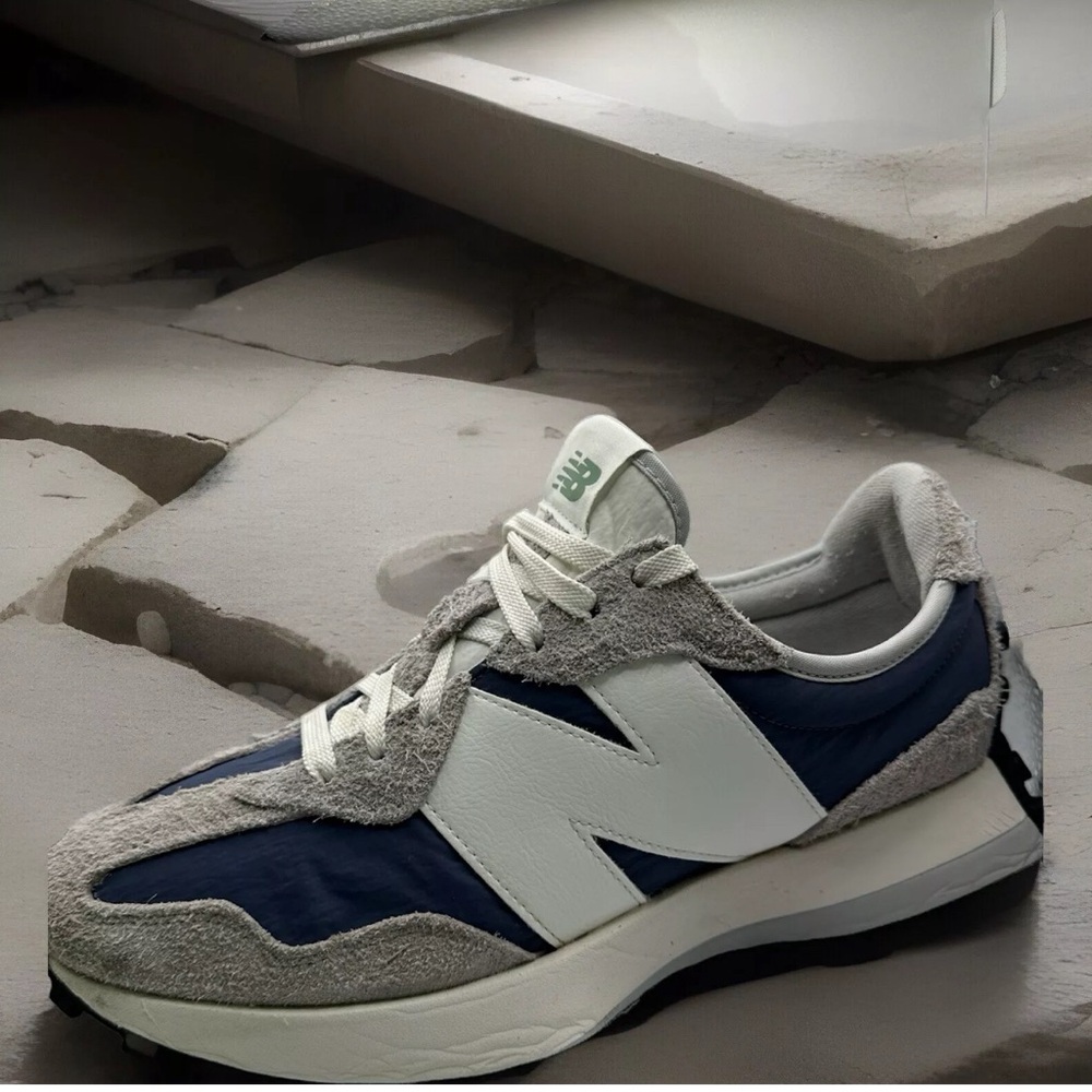 New Balance 327-Brighton Blue. Men’s size 11.
